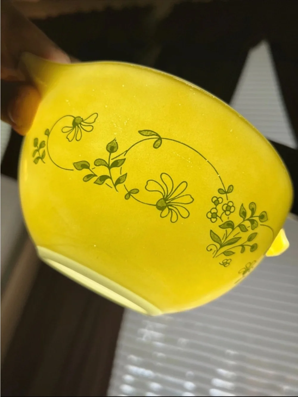 Pyrex Vintage Nesting Mixing Bowls - Set of 4